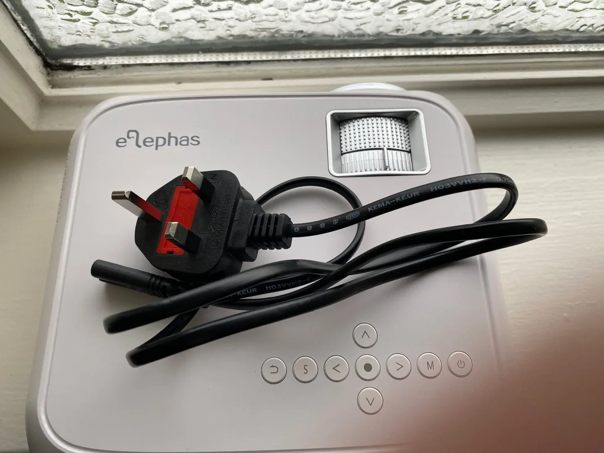 Elephas Portable Projector - Image 2