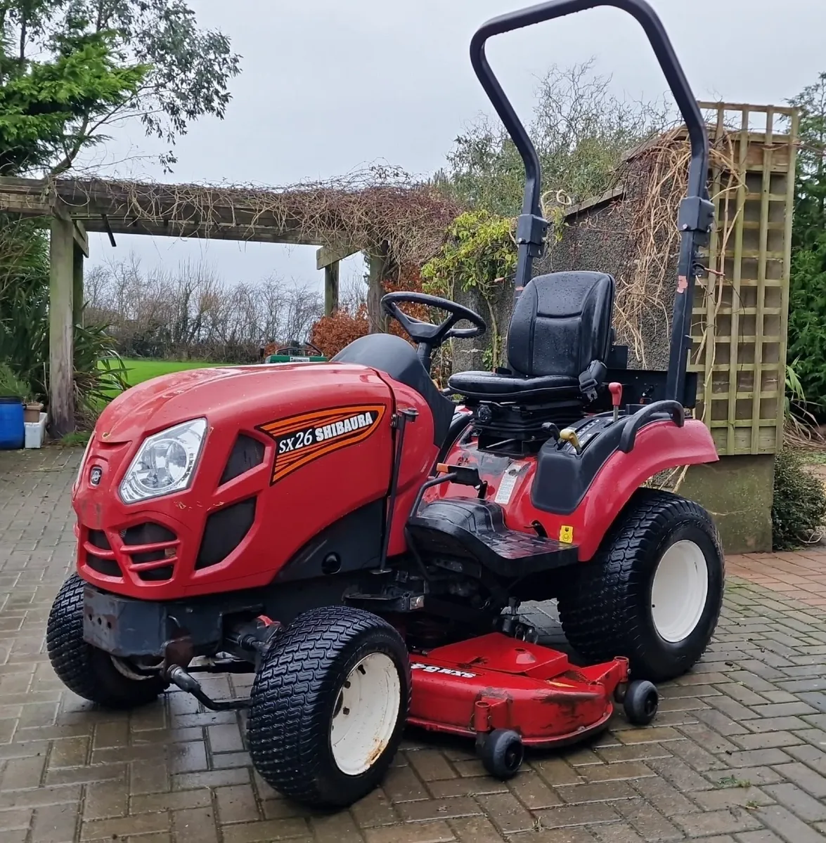 Shibaura Compact Tractor ride on mower lawnmower - Image 2
