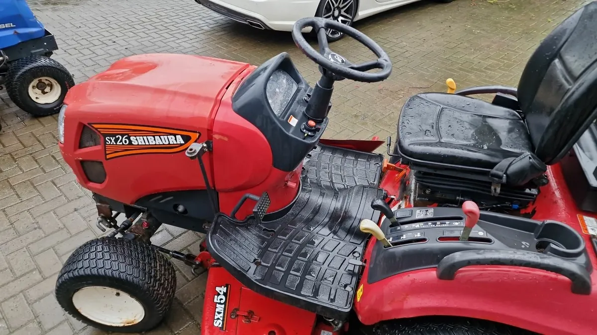 Shibaura Compact Tractor ride on mower lawnmower - Image 3