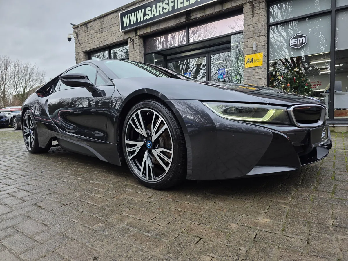2016 BMW i8 COUPE. - Image 2