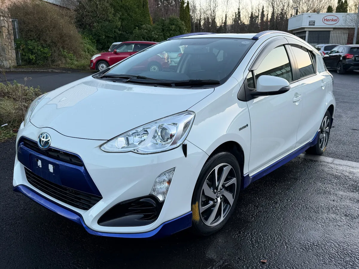 toyota aqua white 2015 - Image 3