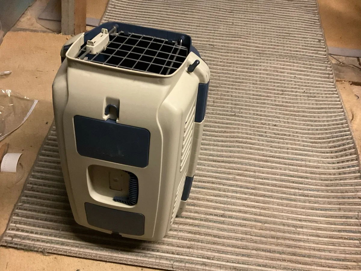 Cat carrier case