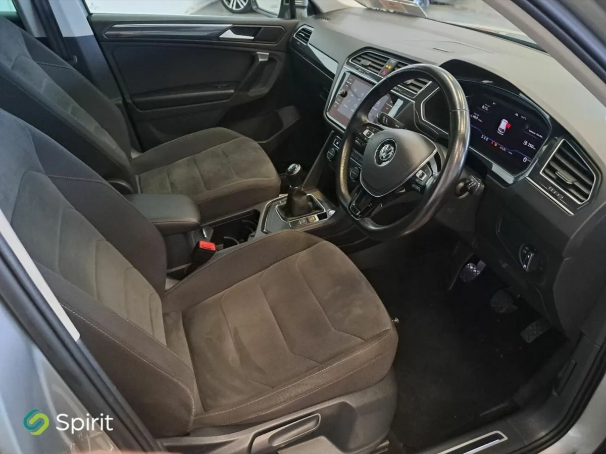 Volkswagen Tiguan 150HP R-Line***CALL John 0861913 - Image 4