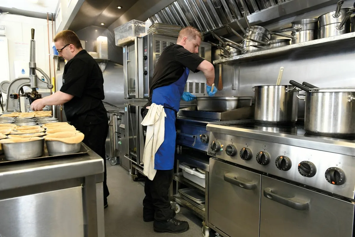 Phoenix 6-Zone Induction Oven Range PHER01 - Image 3