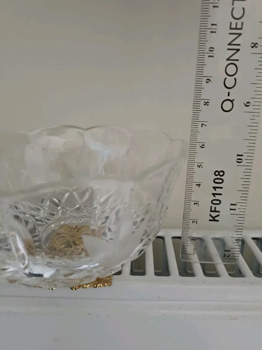 1980s Vintage Cut Crystal Bowl with Gilt Base - Image 4