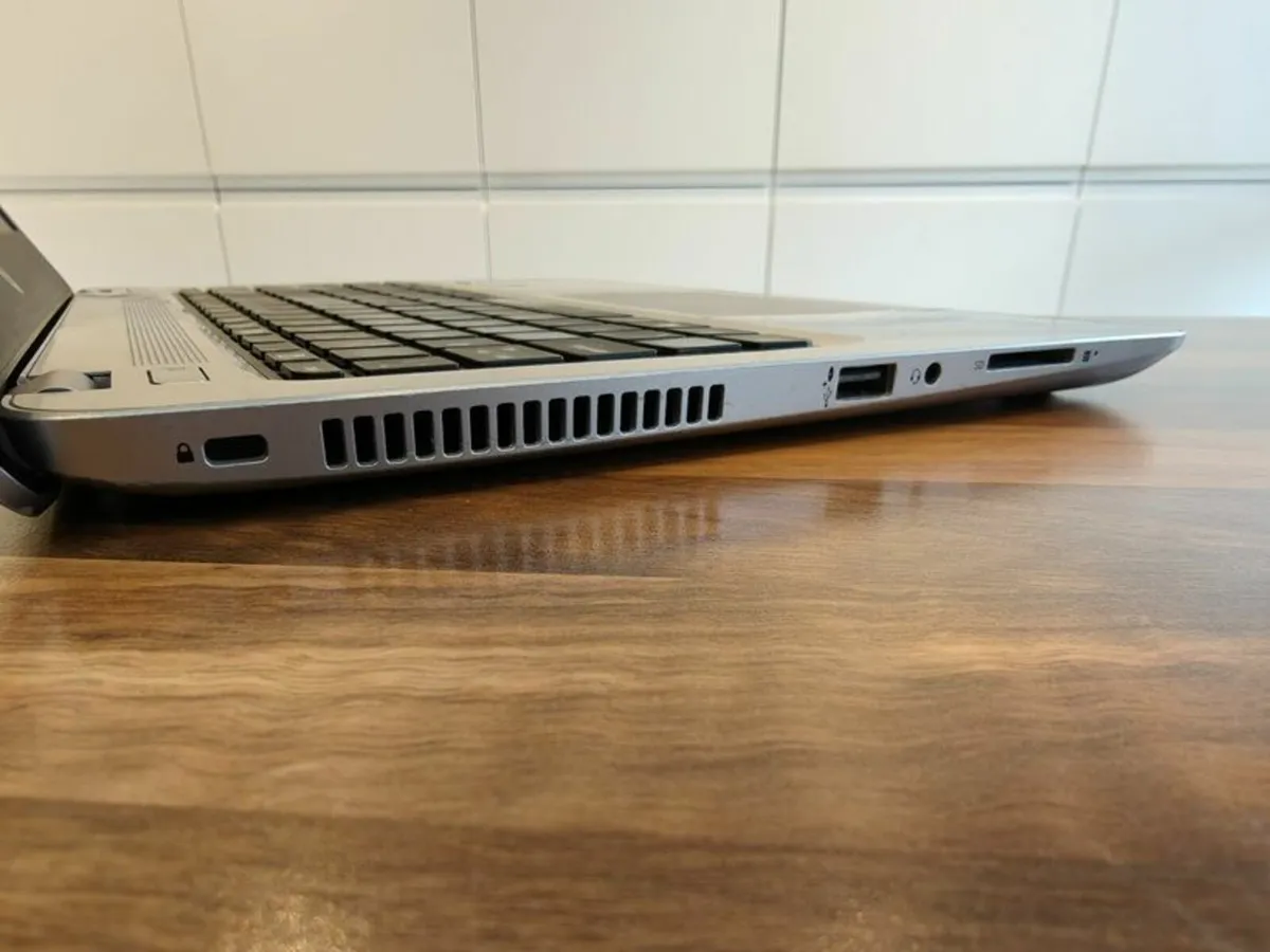HP Probook 430 G4 | i5 | 8GB | 256GB | 13.3" FHD | - Image 4