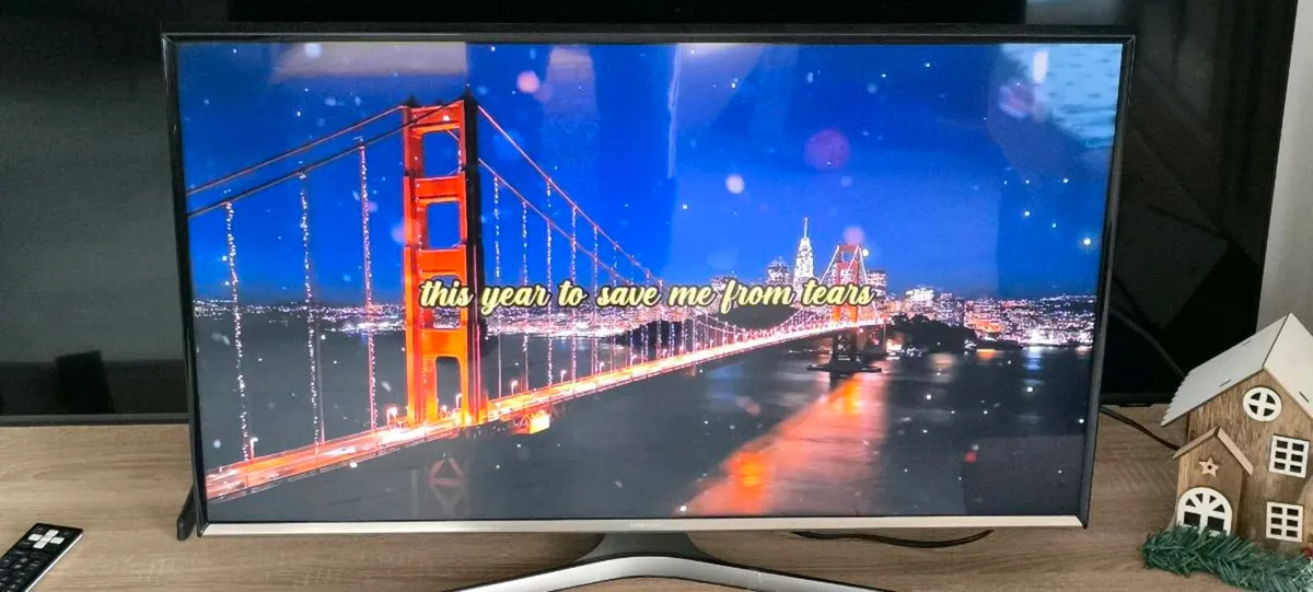 32"TV SAMSUNG, SMART - Image 4