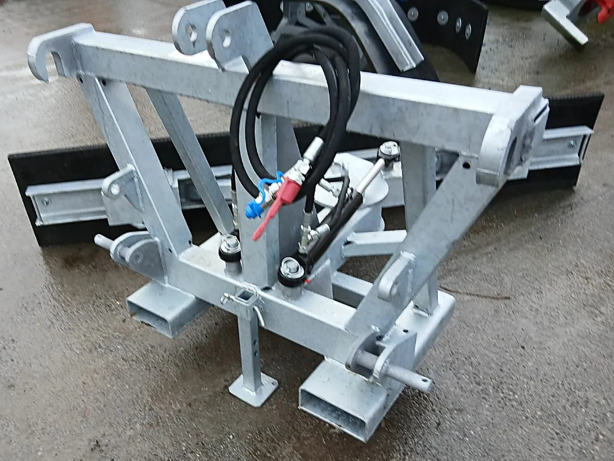 NEW STEKRO HYDRAULIC SCRAPER - Image 4