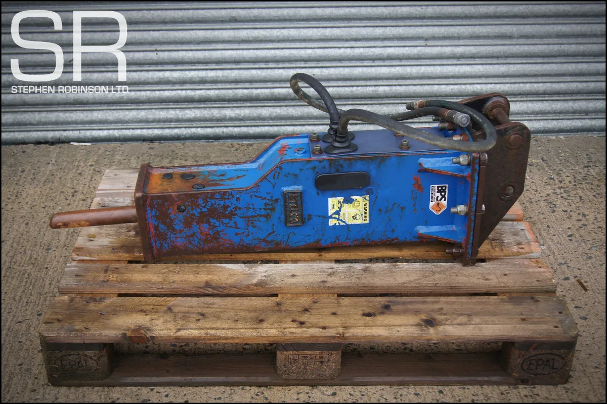 Stelco 150 - 1.5-4 ton rock hammer - Image 1