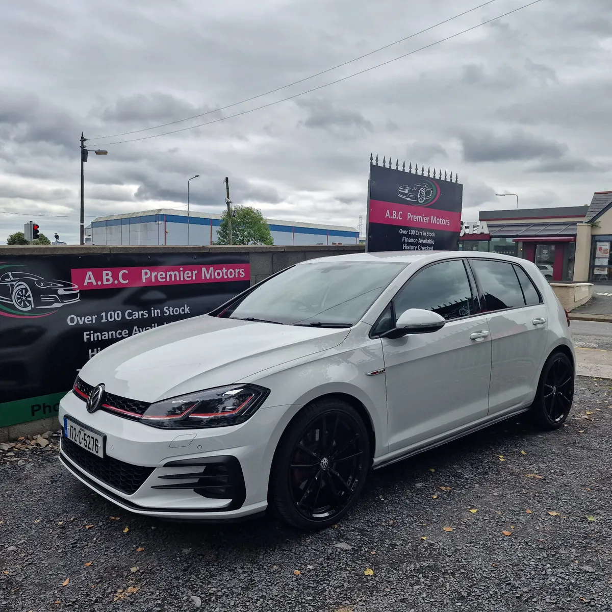 Volkswagen Golf 2017 New Nct 09/27 Mint Condition - Image 3