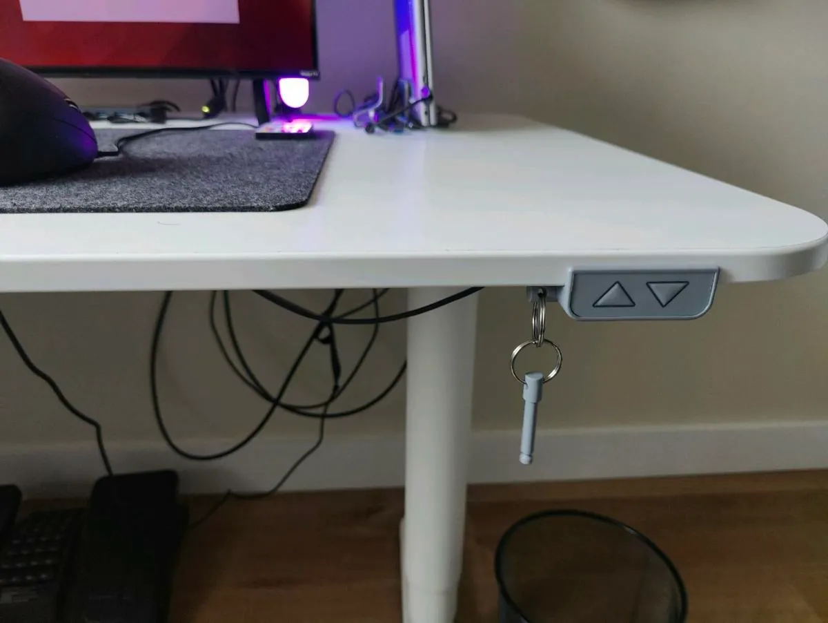 White Electric Desk Sit/Stand - Image 2
