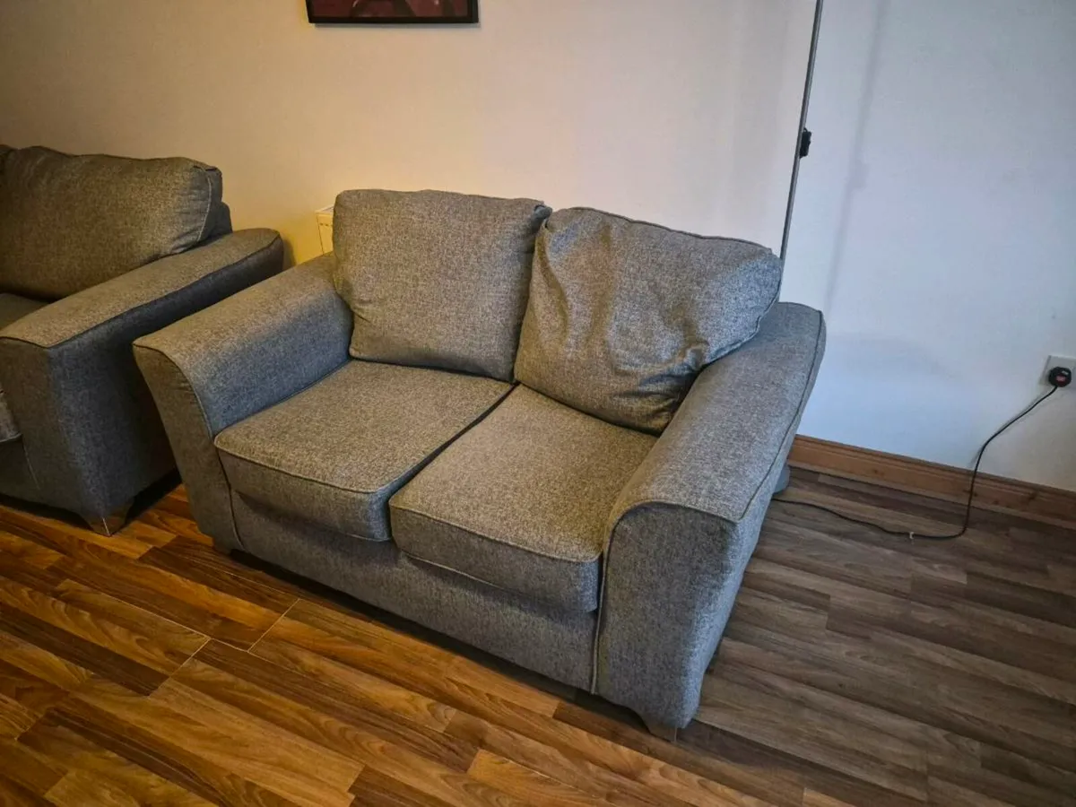 3 & 2 Sofa - Image 2