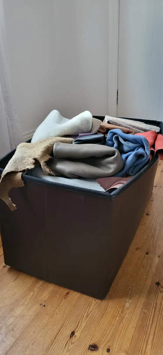 100 % Genuine leather ( 26kgs ) - Image 1