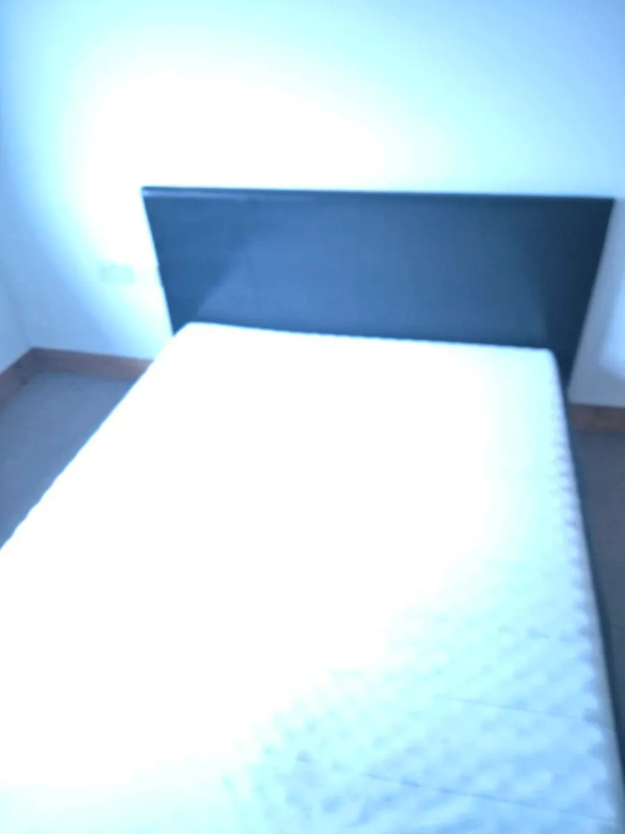 Bedroom furniture - Image 1