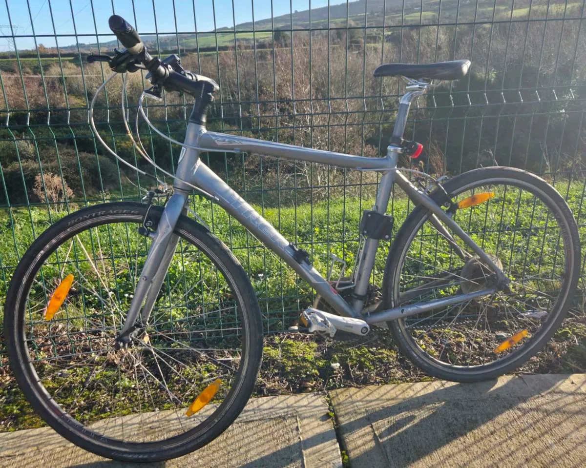 Trek 7.3 FX Hybrid Bike 20" Frame - Image 2