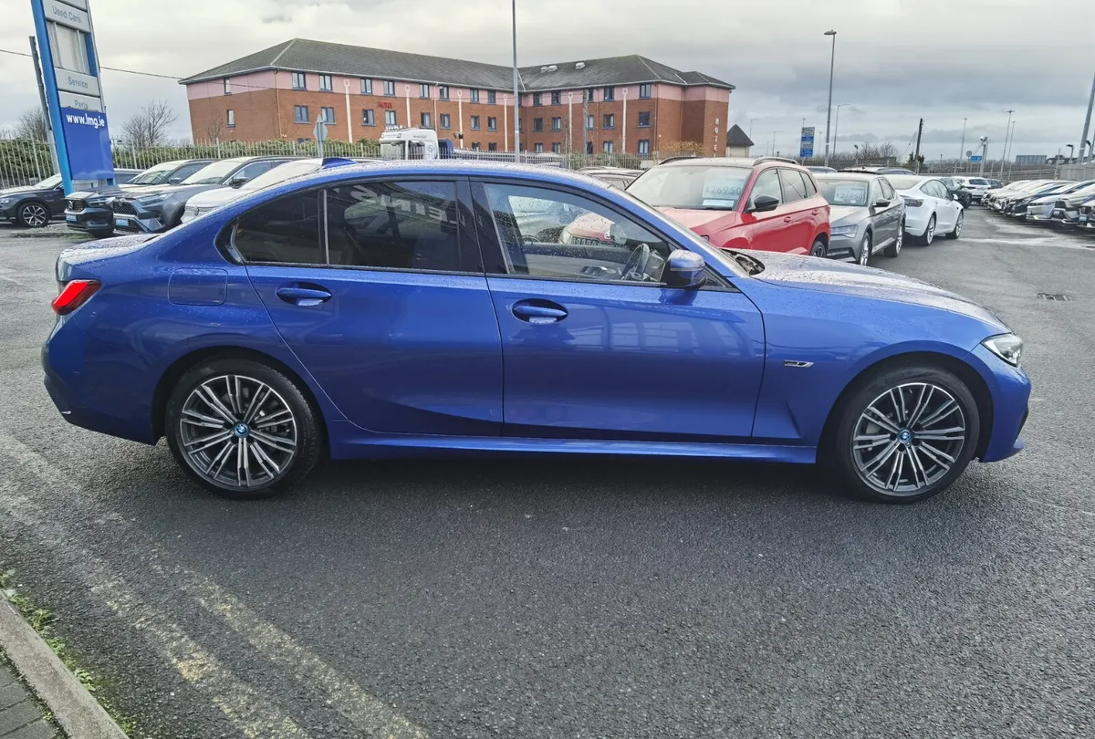 BMW 3 SERIES 330E M SPORT AUTOMATIC PHEV - Image 4