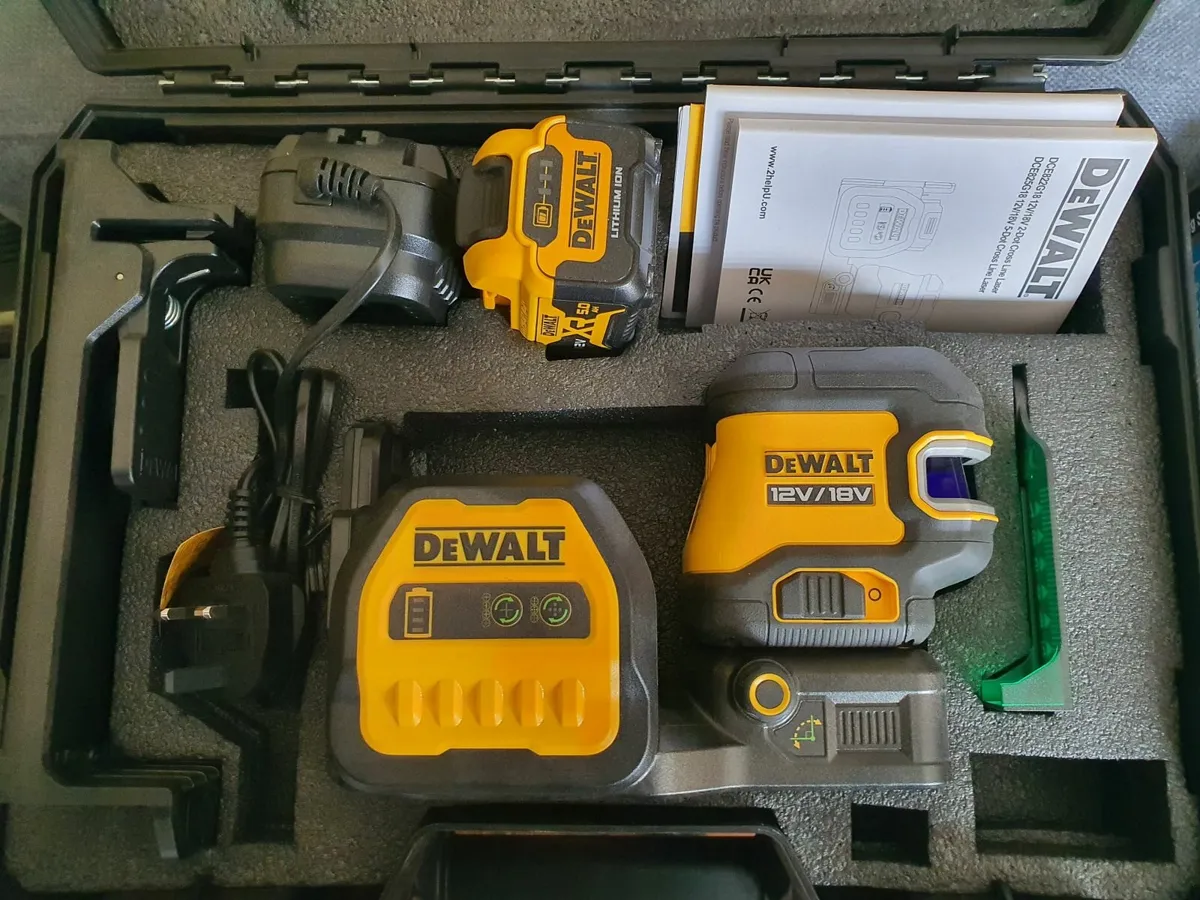 DeWALT 12V-18V 5 Spot & Cross Green Beam Laser - Image 4
