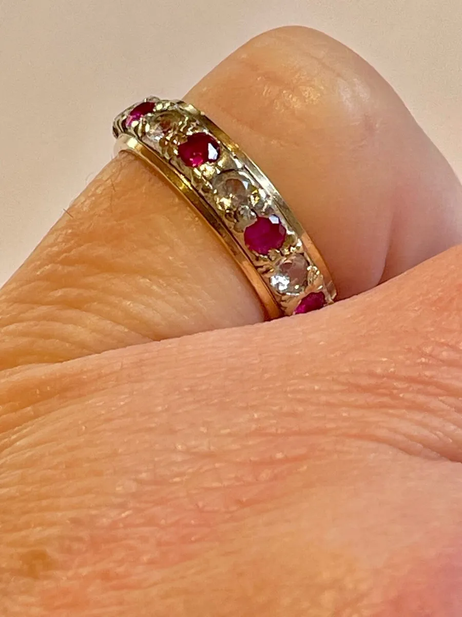 9ct gold Eternity Ring - Image 4