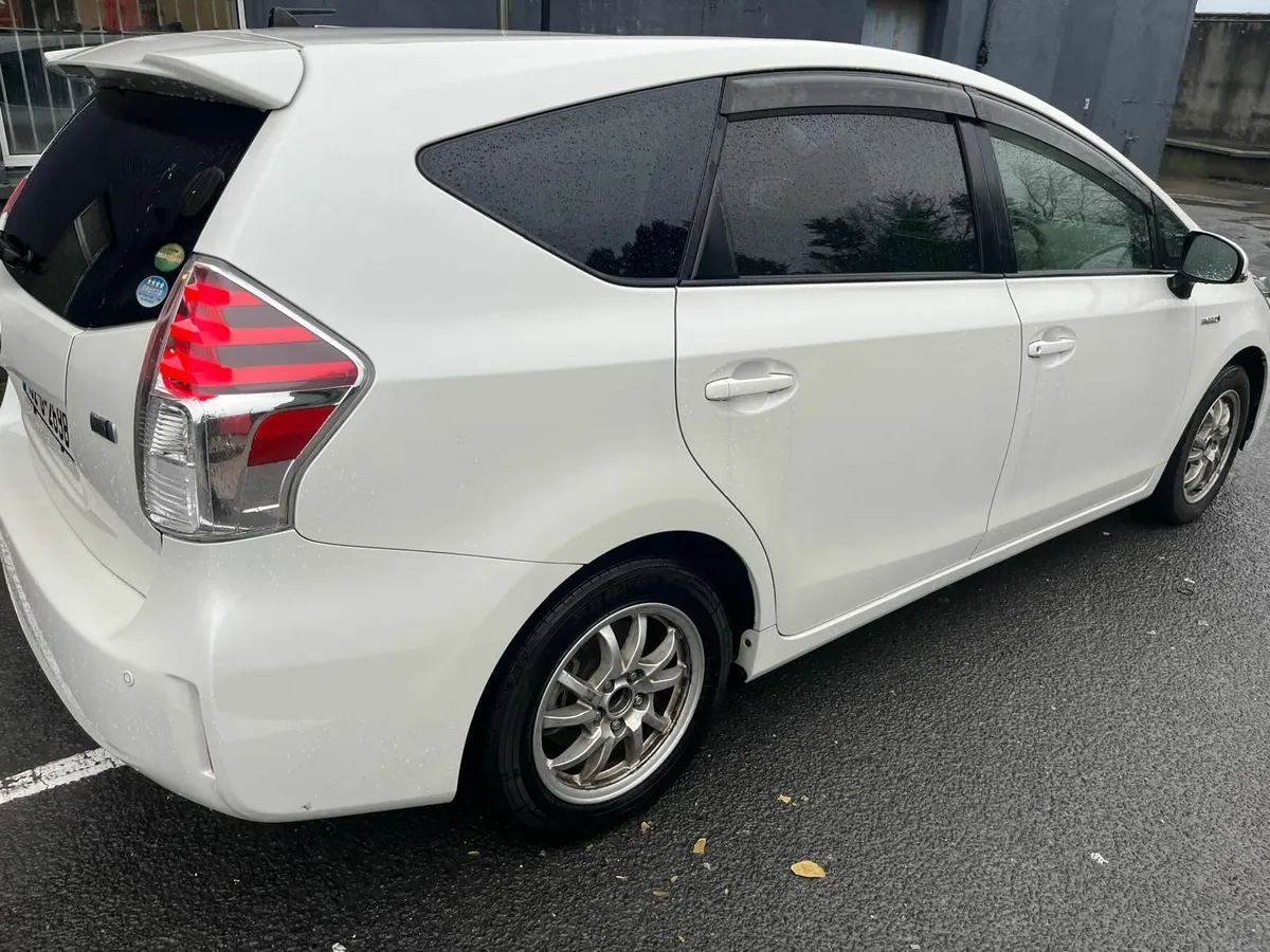 Toyota Prius Alpha 2019 - Image 4