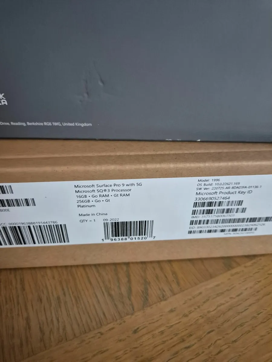 Surface pro - Image 1