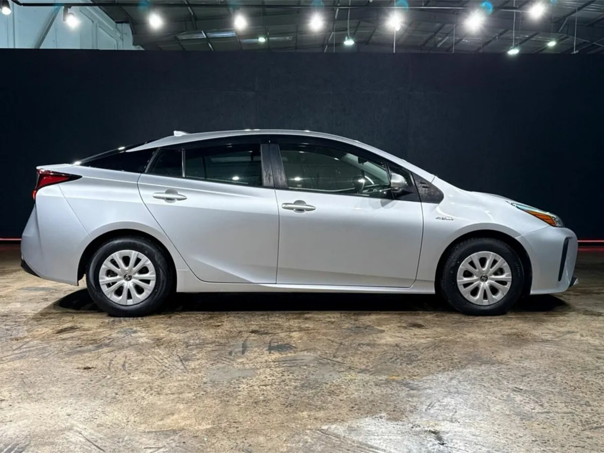 Toyota Prius HYBRID 1.8L AUTOMATIC - MULTI FUNCTIO - Image 3