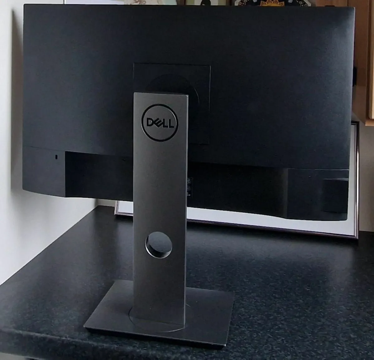 Dell Flat Panel 24" Monitor - Model P2419H - Image 3