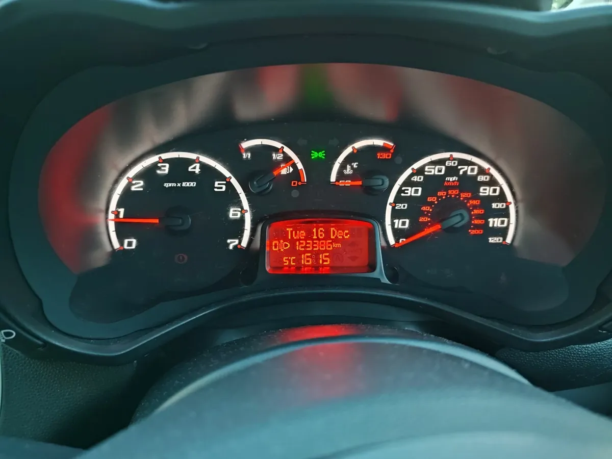 Ford KA 2014 - Image 3