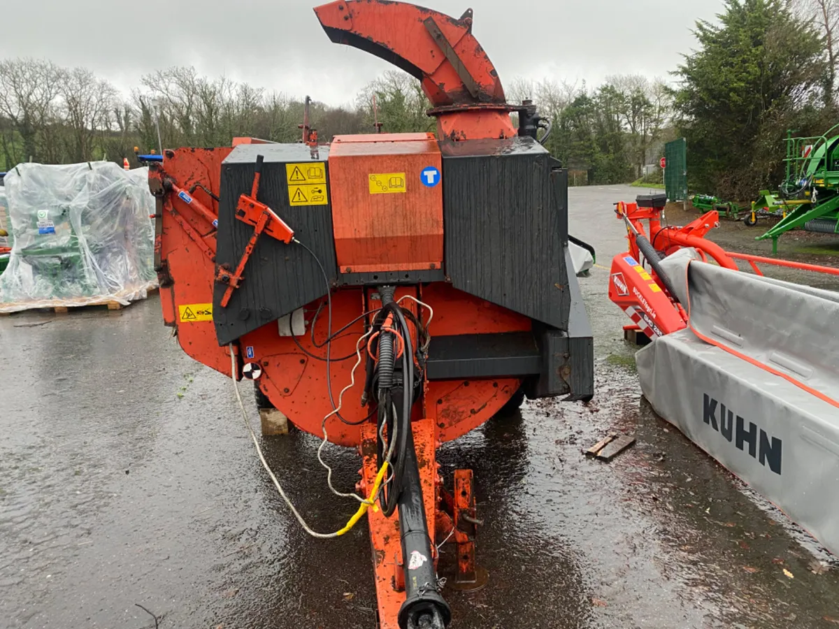 Kuhn Straw blower - Image 2