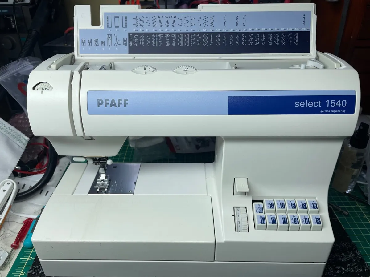 PFAFF Select 1540 (with IDT) Sewing Machine - Serv - Image 2
