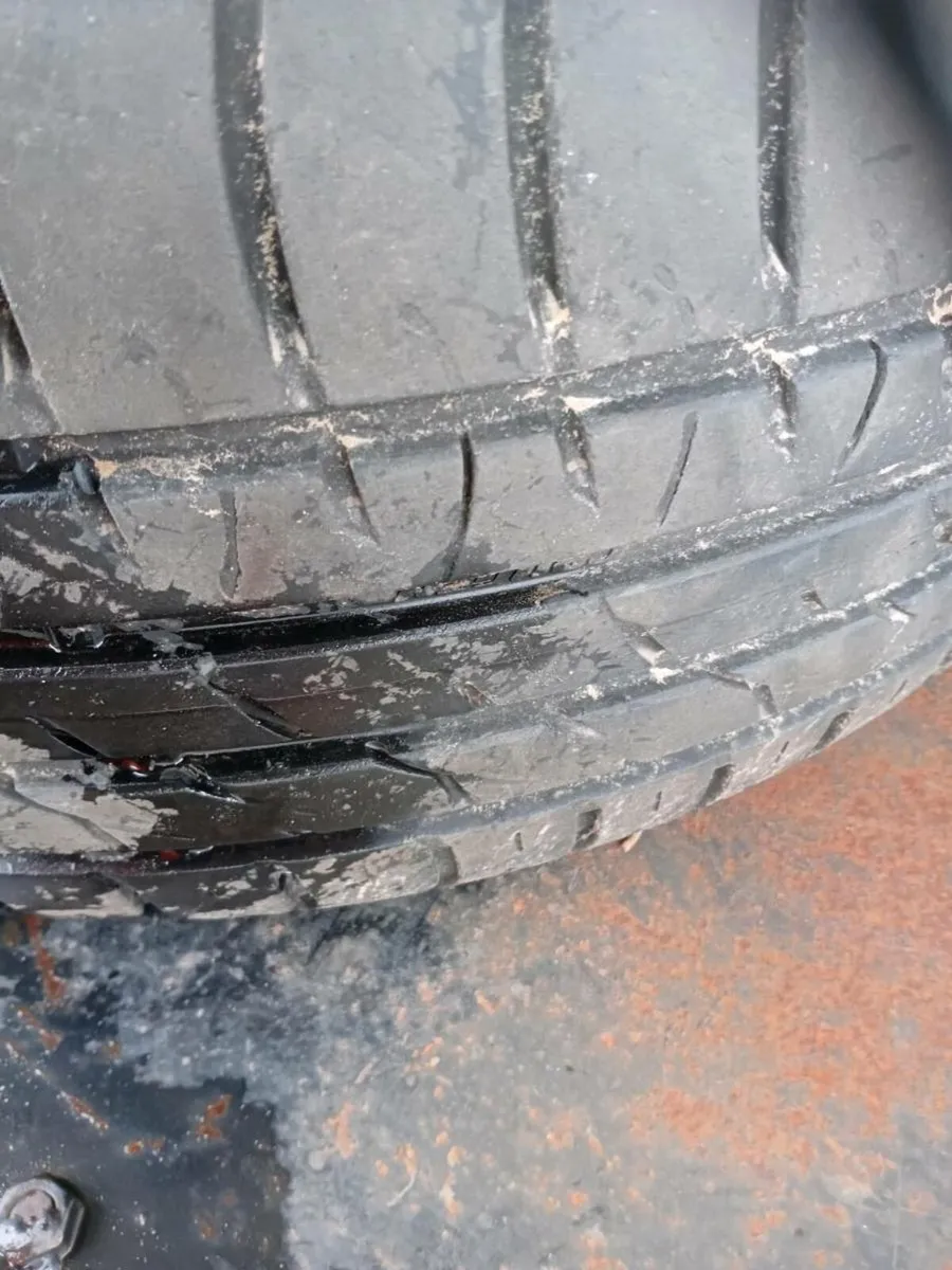 Nissan navara np300 alloy 18 inch new tyre - Image 2