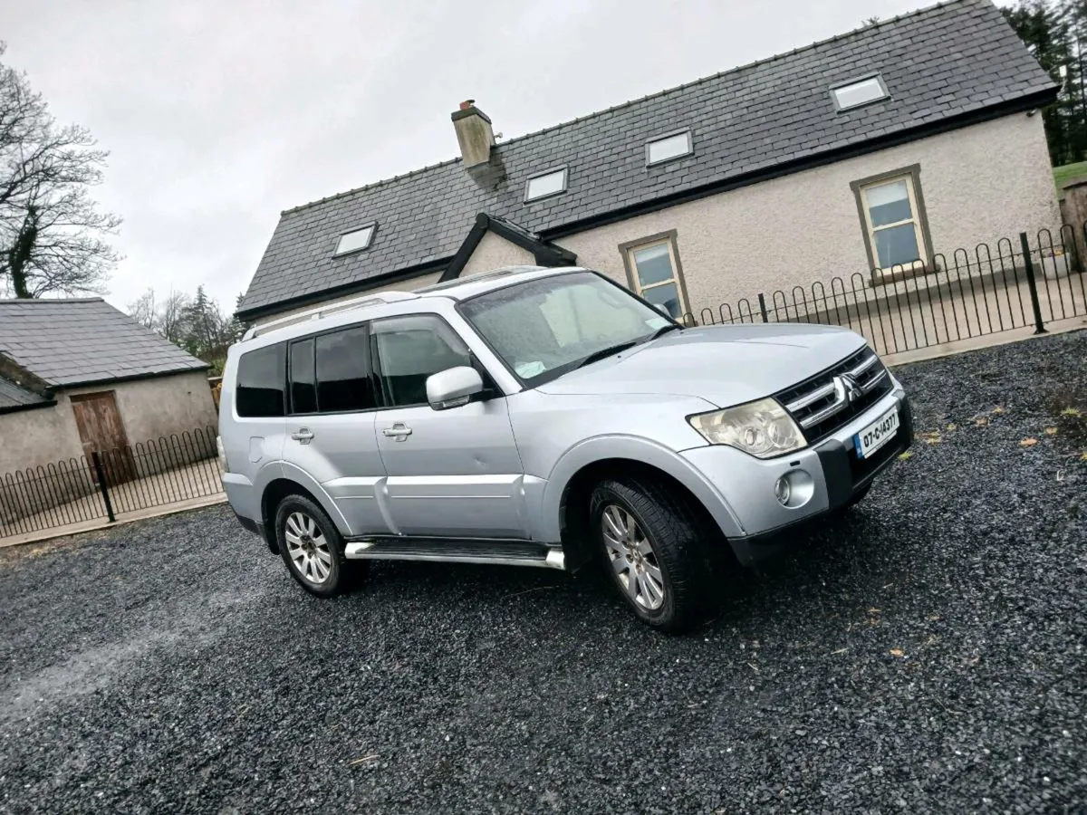 Mitsubishi pajero crew cab - Image 1