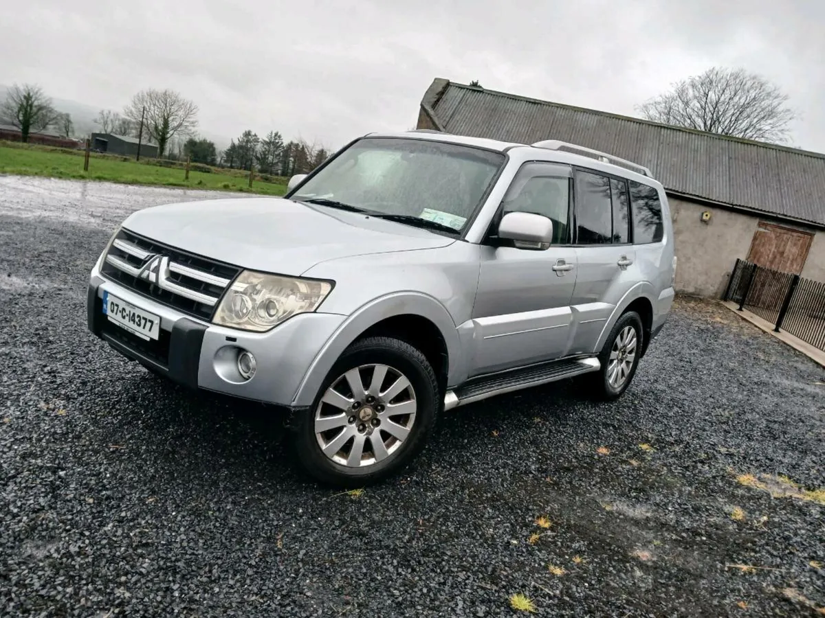 Mitsubishi pajero crew cab - Image 3