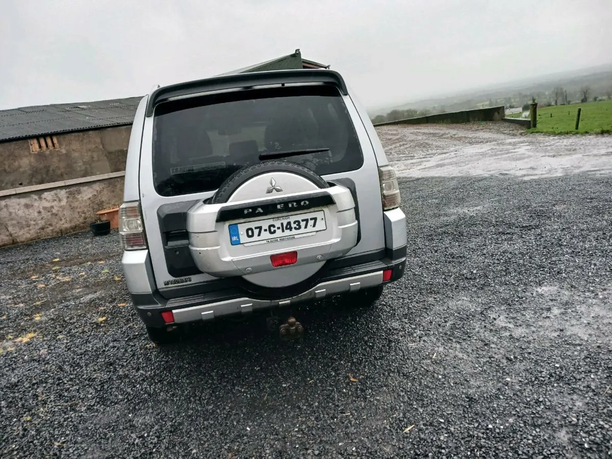 Mitsubishi pajero crew cab - Image 4