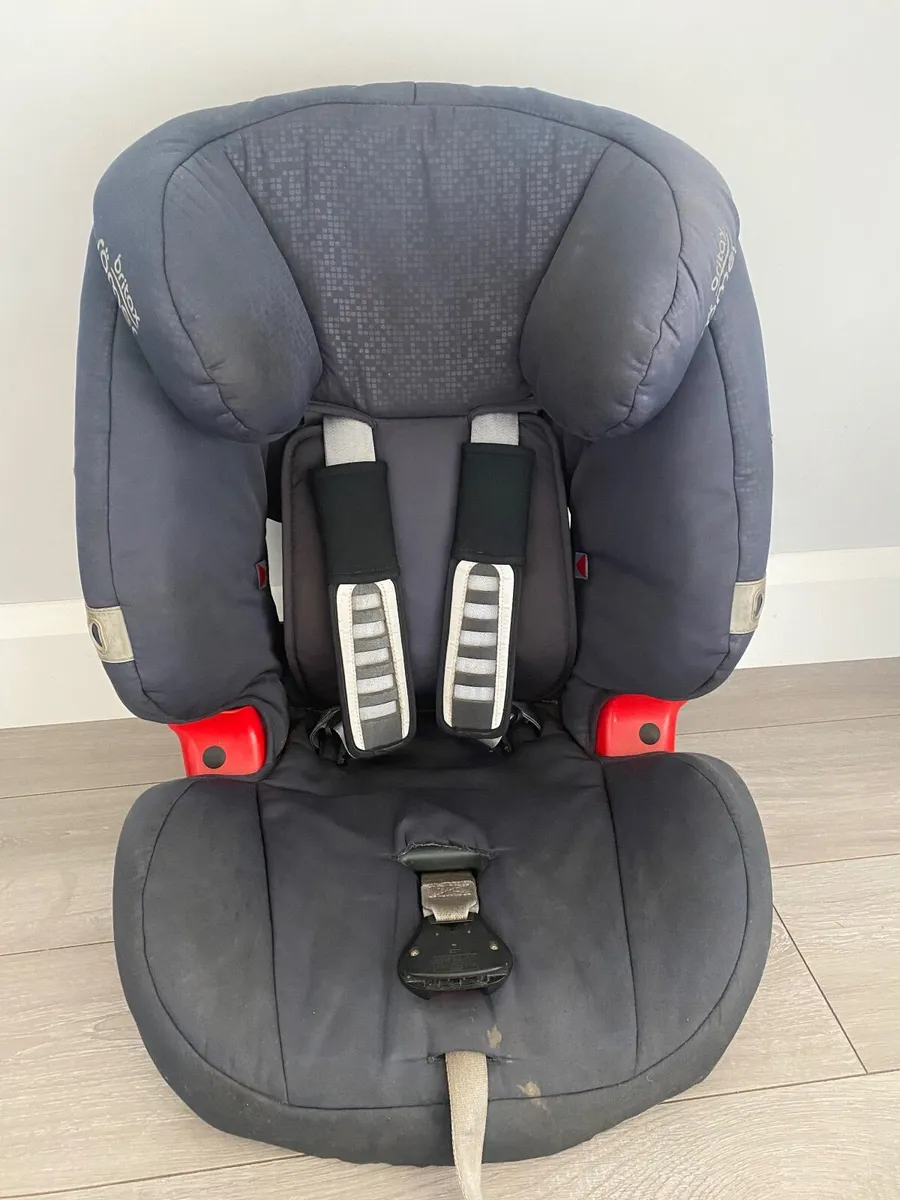 Car booster seat - Image 1
