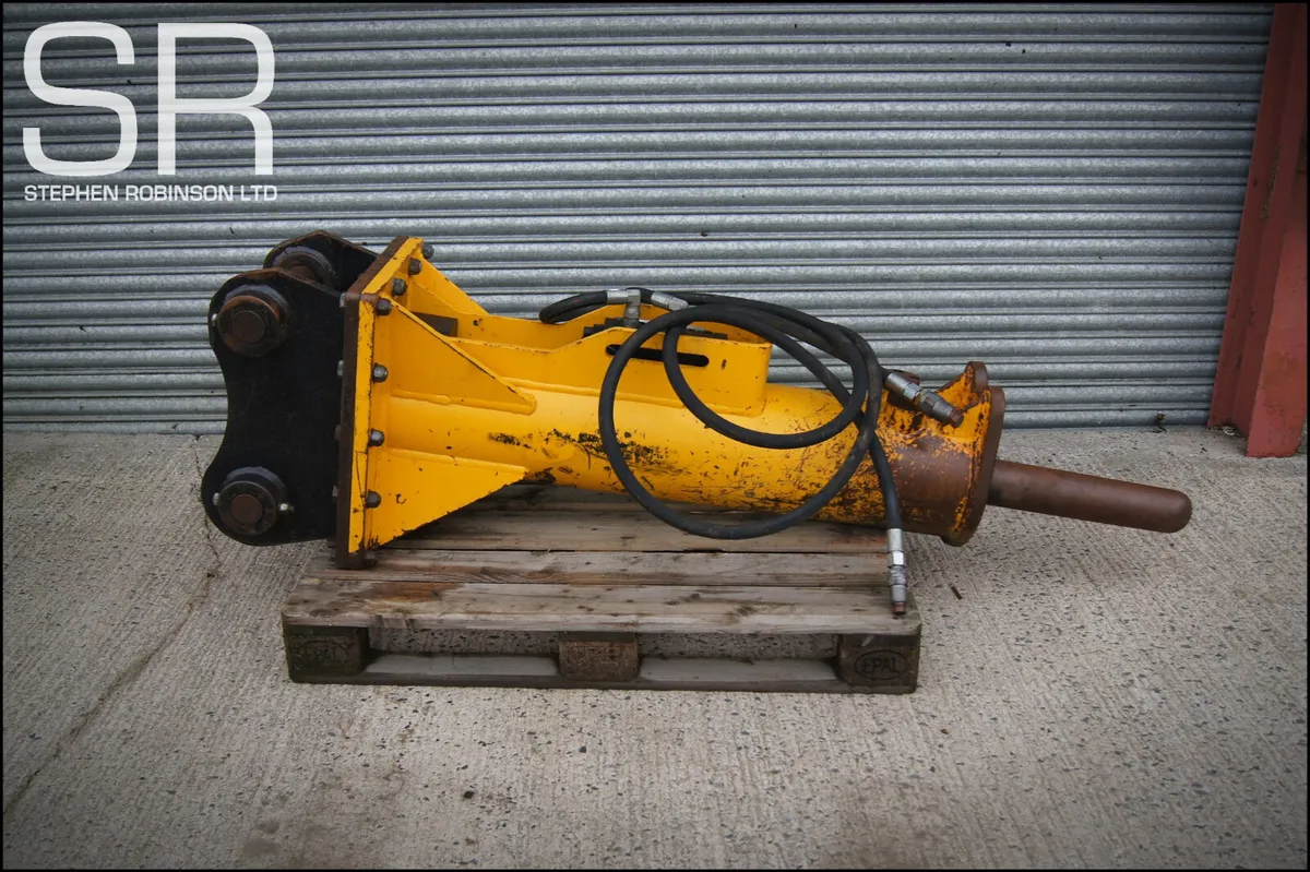 Arrowhead R100 Rock hammer - Image 1