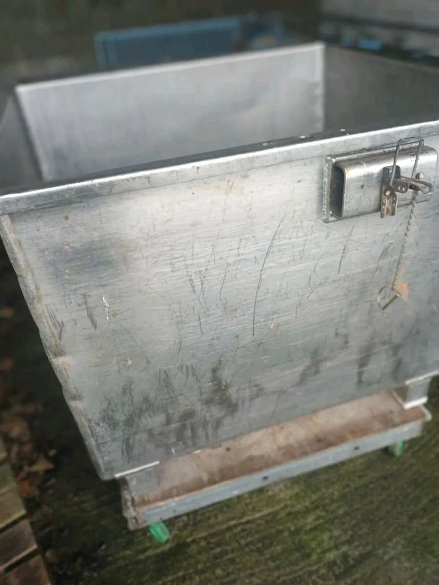 Meal Bin and Feed Troughs - Image 2