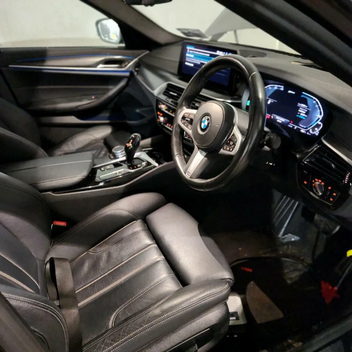 211 bmw 530E G30 M SPORT - Image 3