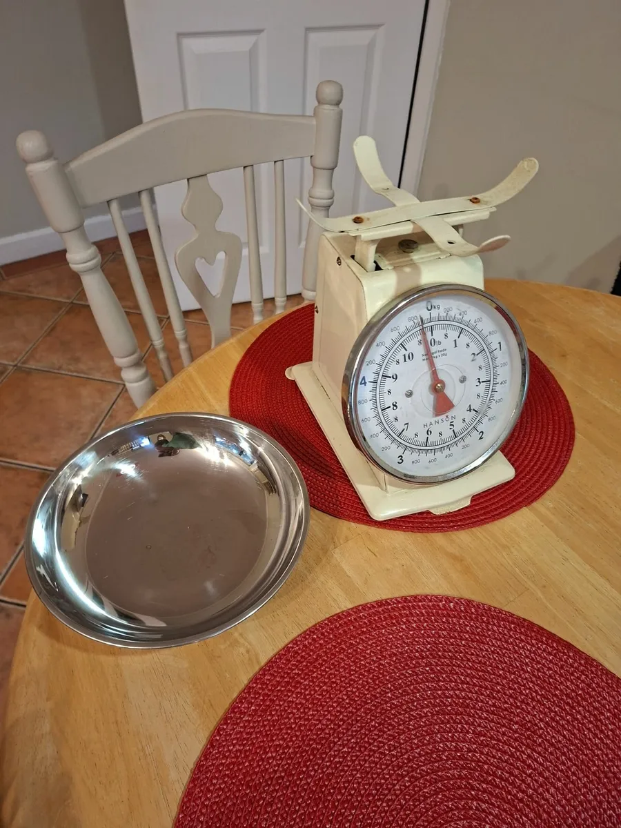 Vintage Weighing Scales - Image 2