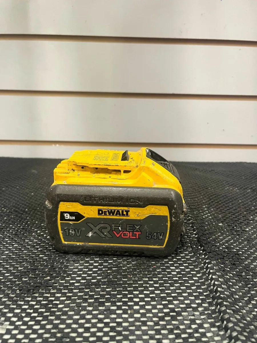 DeWalt 54V 9 AH Battery - Image 1