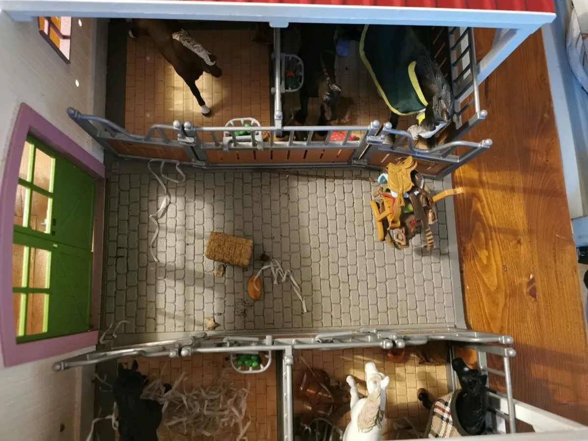 Schleich Horse Farm & House Collection - Image 4