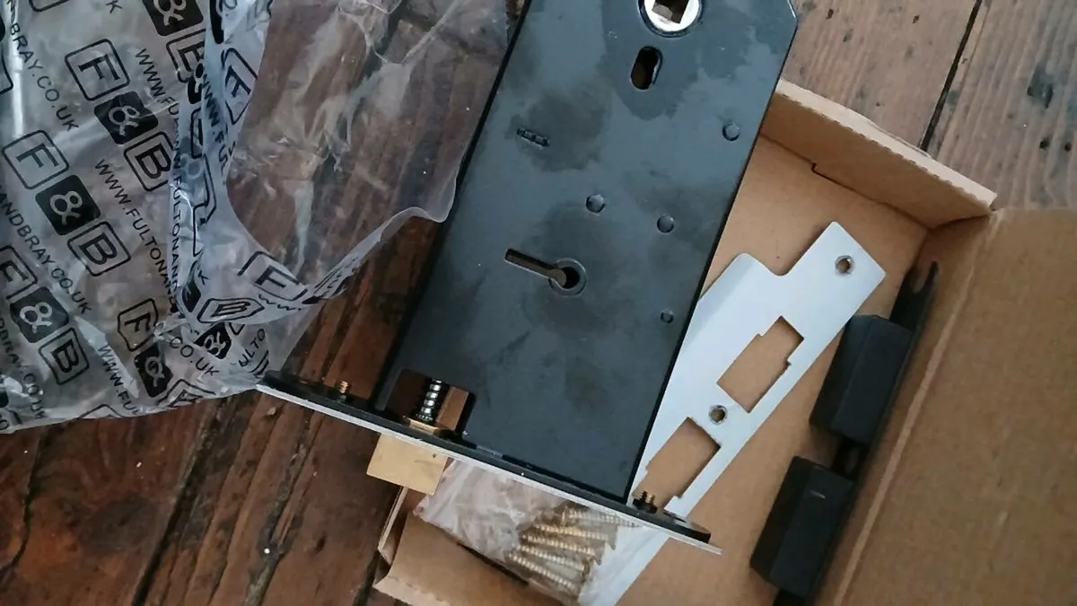 6 inch 3 lever lock - Image 1