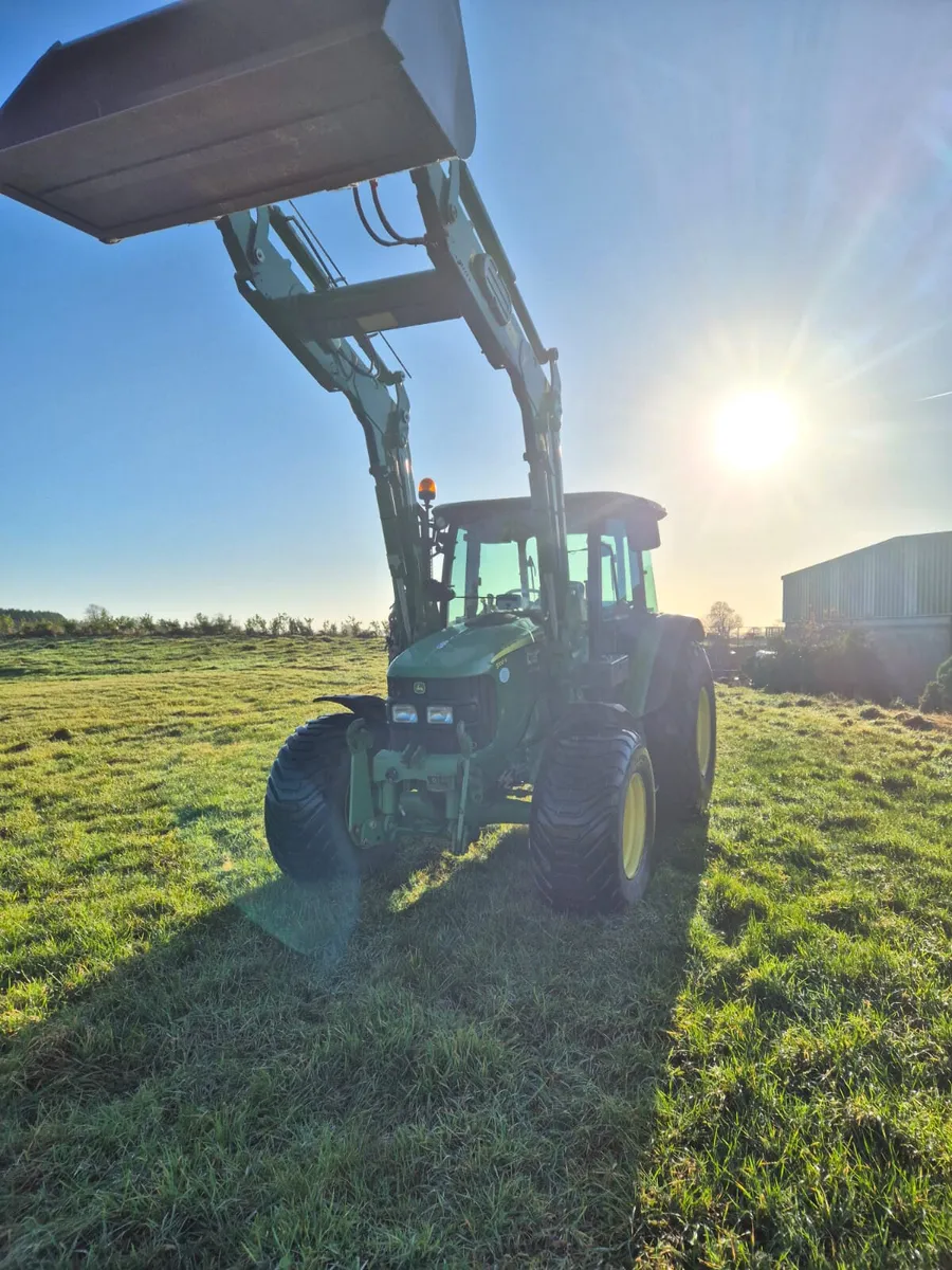 John deere 5100r 2013 with loader - Image 2