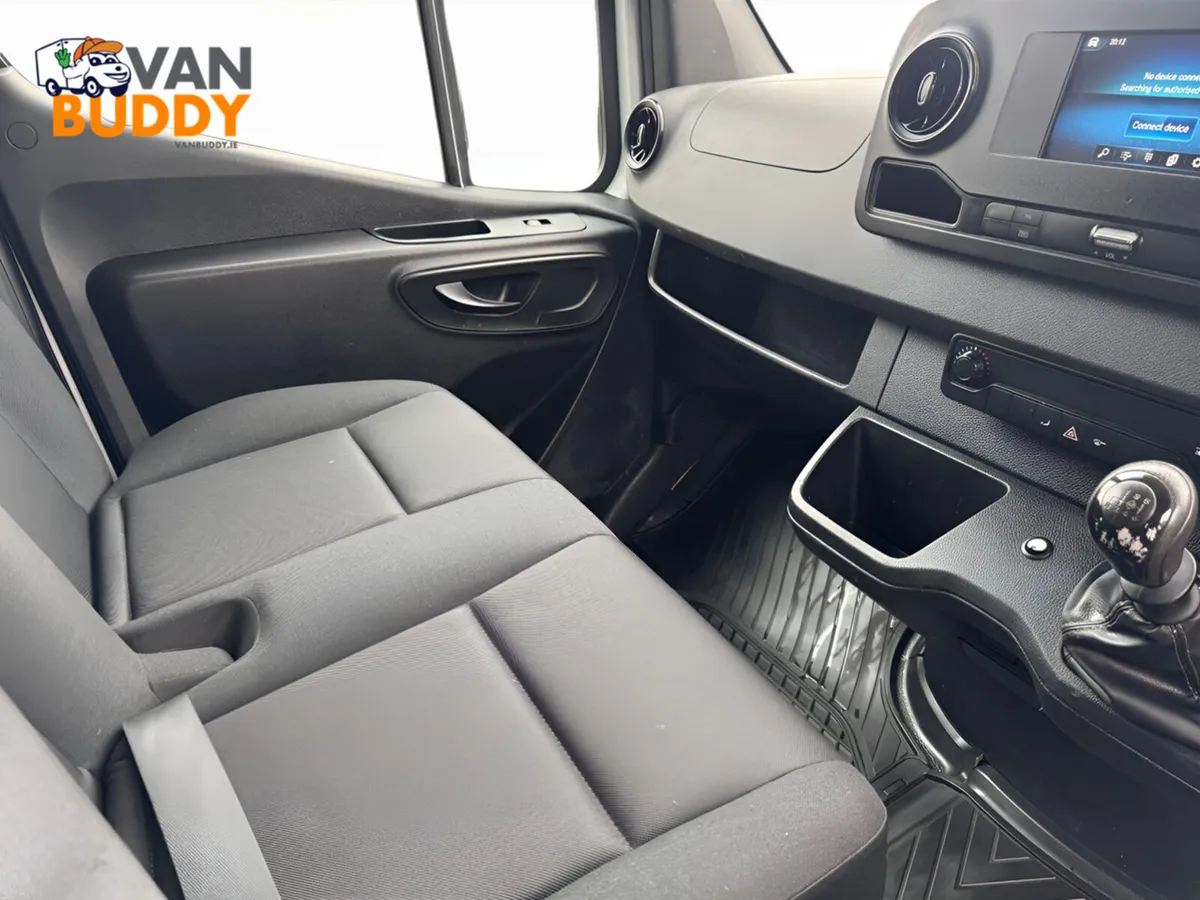 Mercedes-Benz Sprinter 2.0 315Cdi Luton Box Van - Image 3