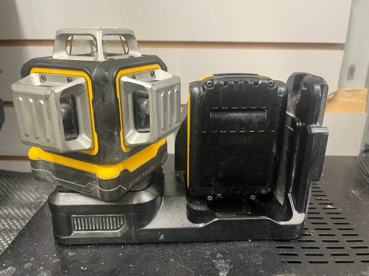 DeWalt Self Leveller - Image 4