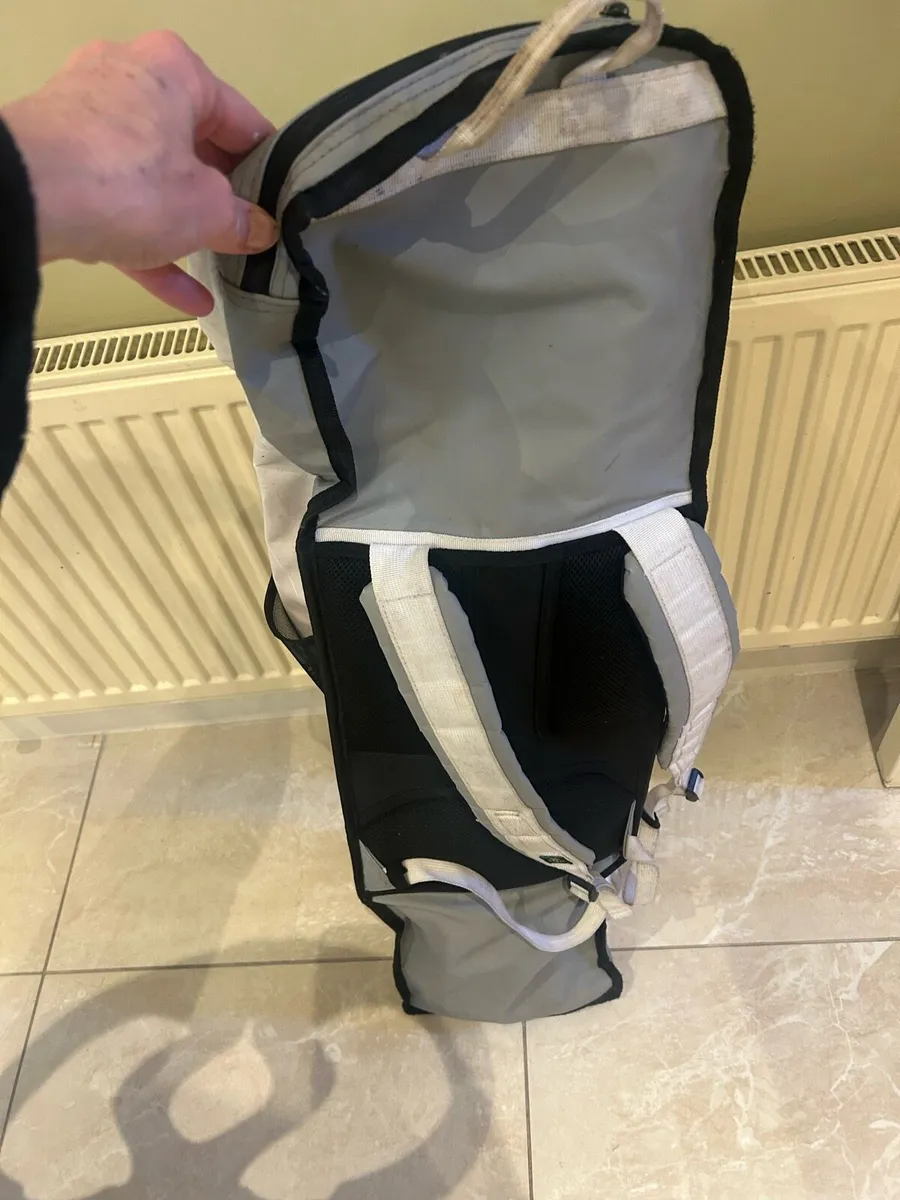 Hockey accessories - Image 1