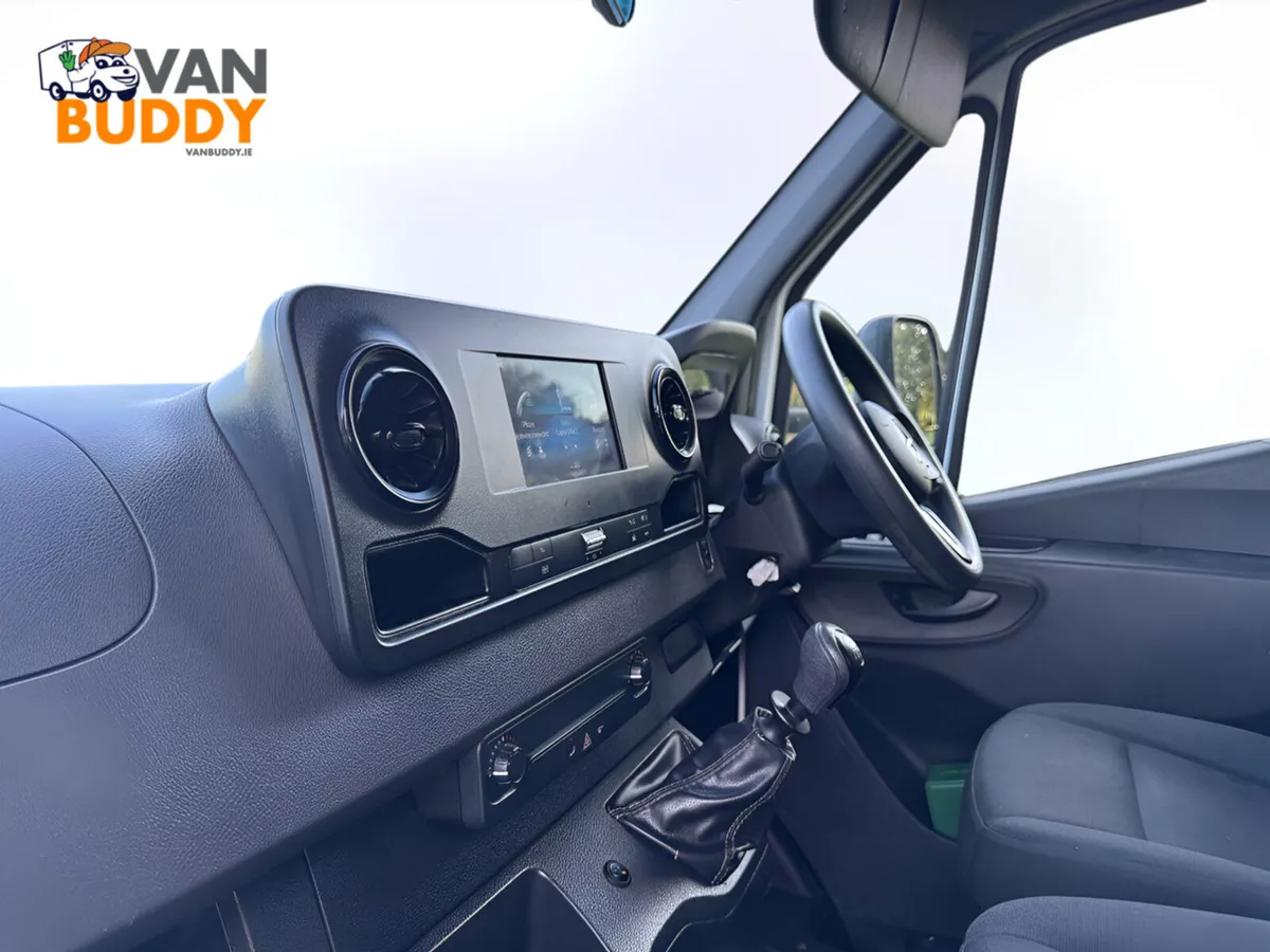 Mercedes-Benz Sprinter 2.0 315di Luton Box Van - Image 4