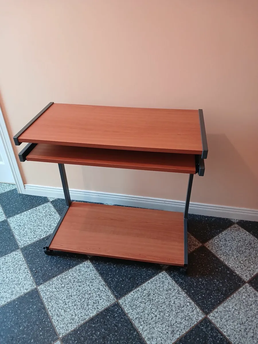 Table/Desk - Image 1