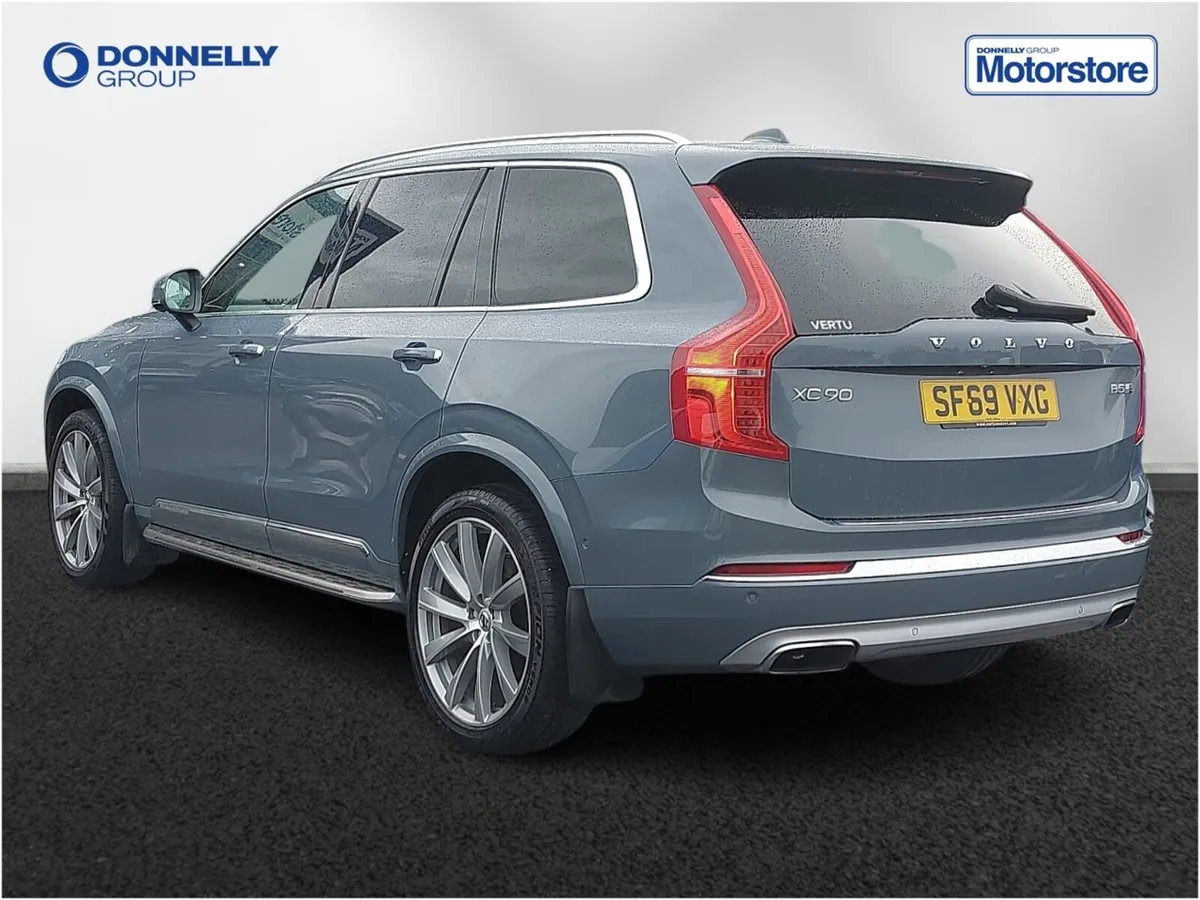 Volvo XC90 Diesel Estate Inscription Pro - Image 2