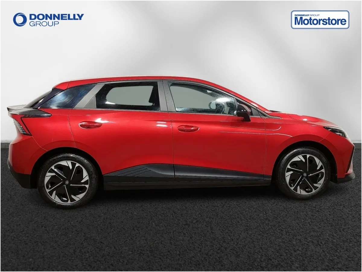 MG Mg4 Hatchback SE - Image 3