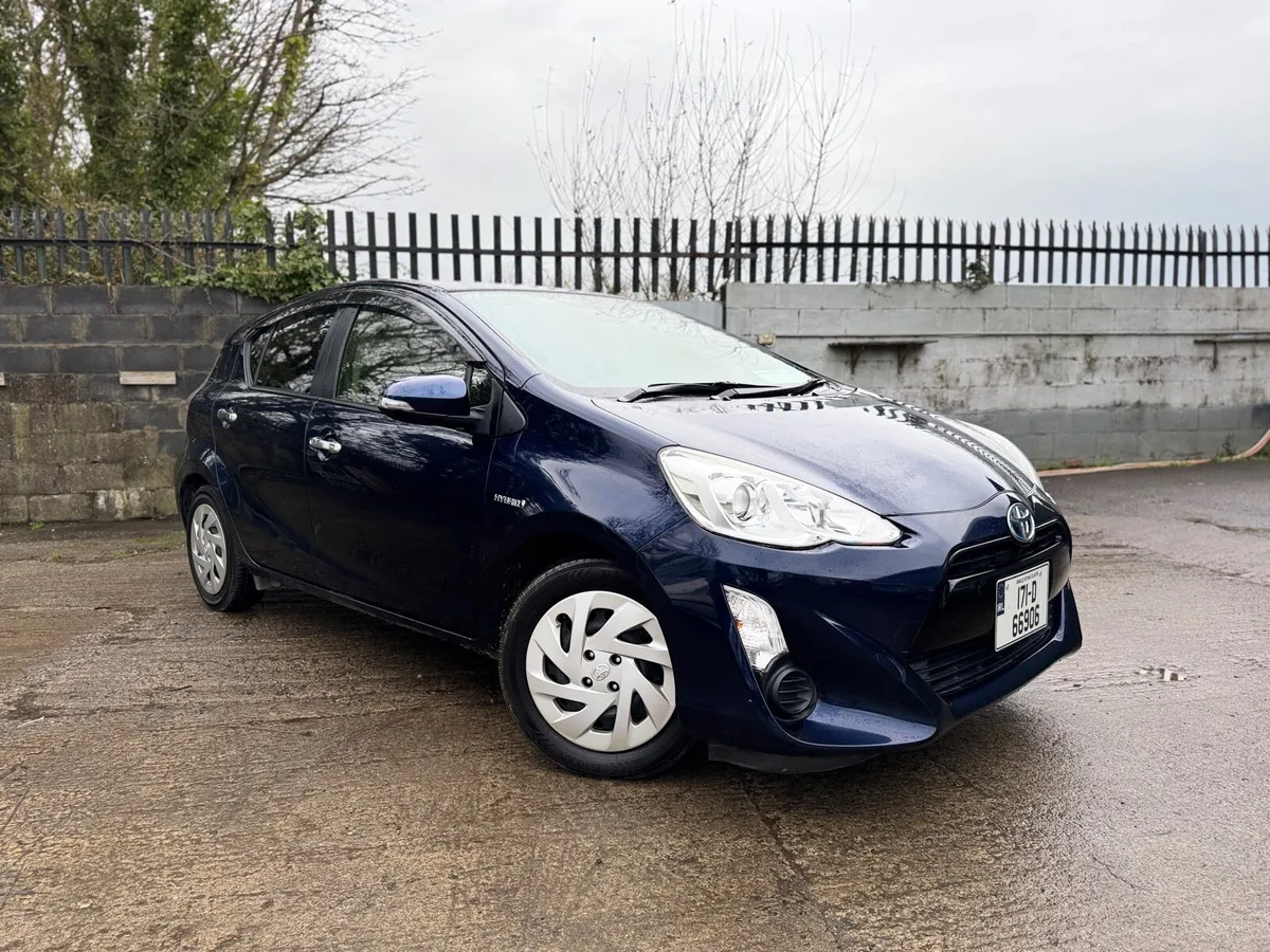 2017 TOYOTA AQUA. 2 YEAR NCT. 90K KMs. AUTO 1.5L - Image 3